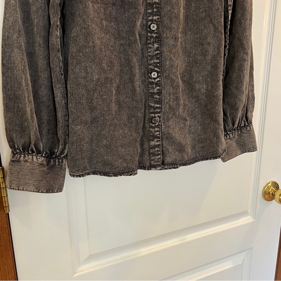 Rails NEW! Women's Medium Angelica Black Acid Wash Button Down Shirt - Picture 5 of 16
